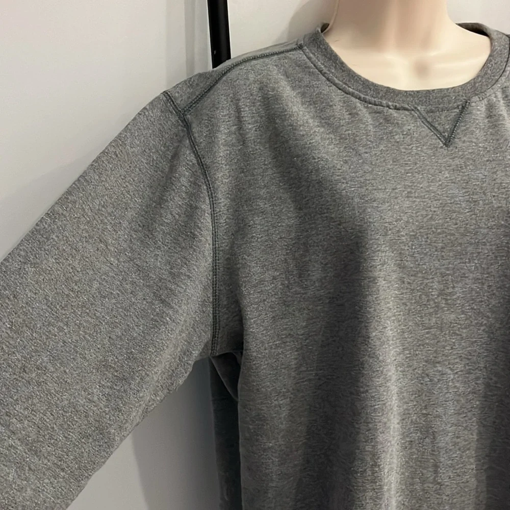 The North Face Heritage Patch Gray Crewneck Sweatshirt Men’s Classic